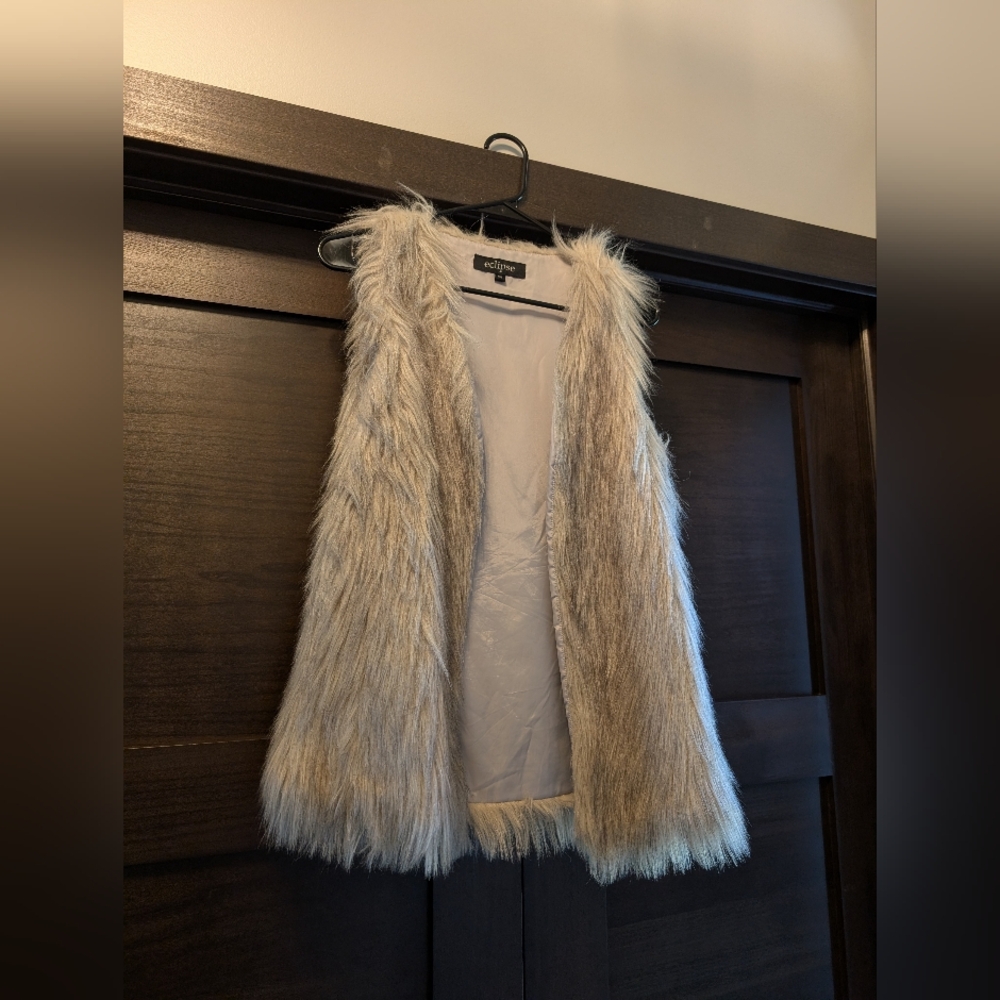 Eclipse Faux Fur Vest - Cream